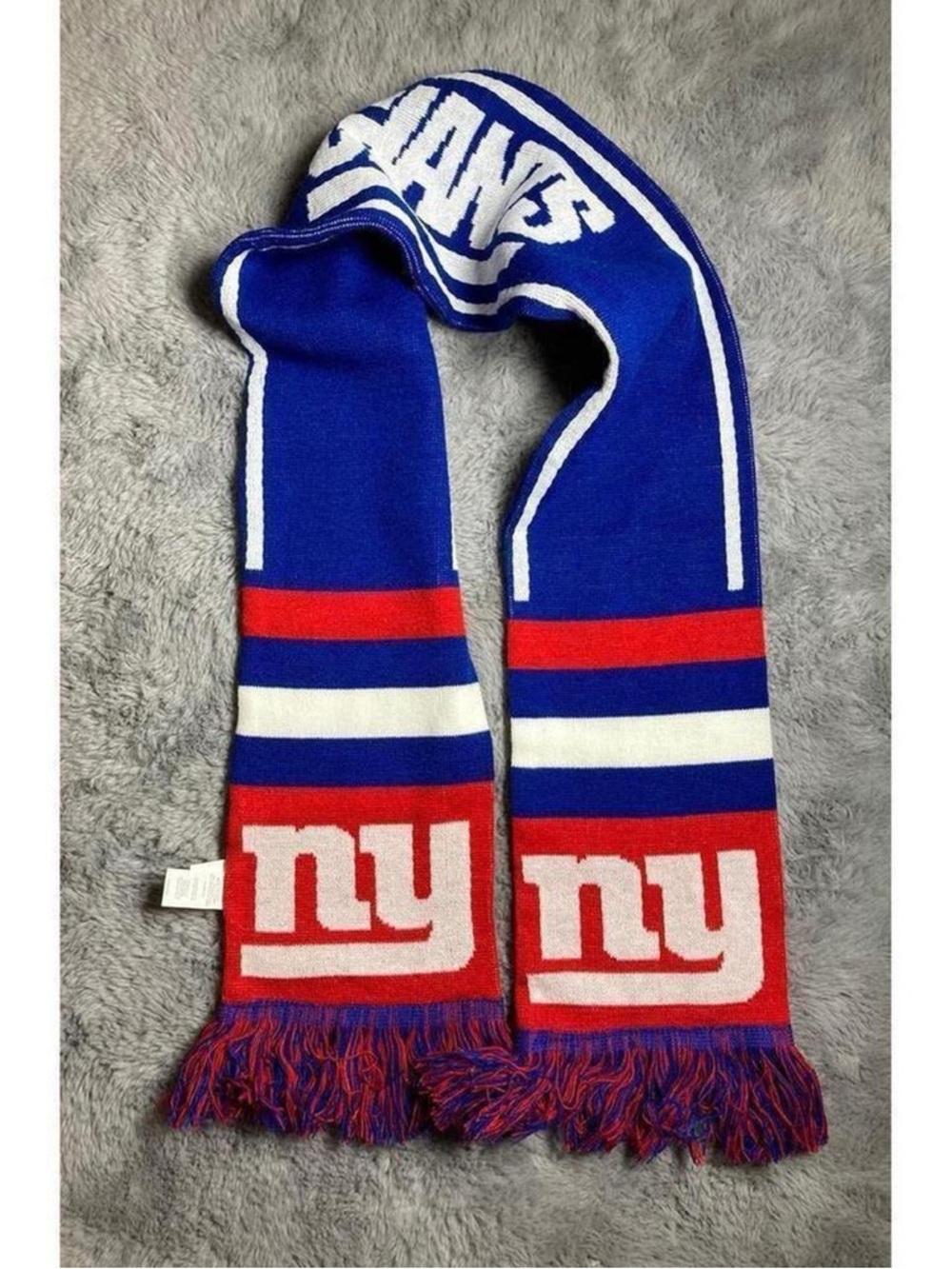 NY Giants knit scarf with a fringe hem